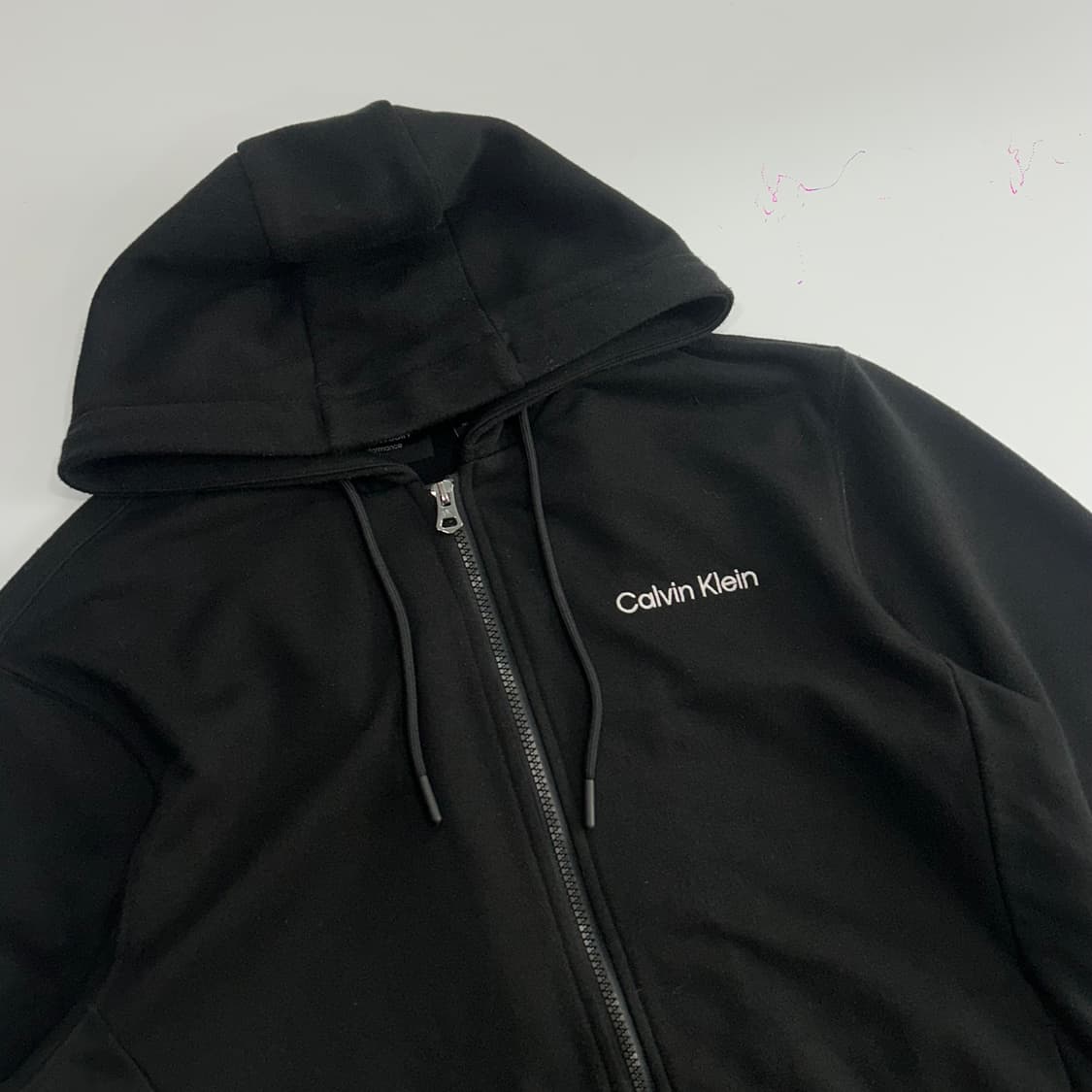 Calvin Klein 켈빈클라인 스펠아웃 로고 블랙 후드집업 상품이미지5