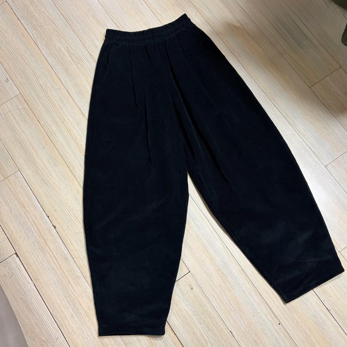 검정 코듀로이 와이드 벌룬 밴딩 팬츠 공용 무신사 걍새거 상품이미지2