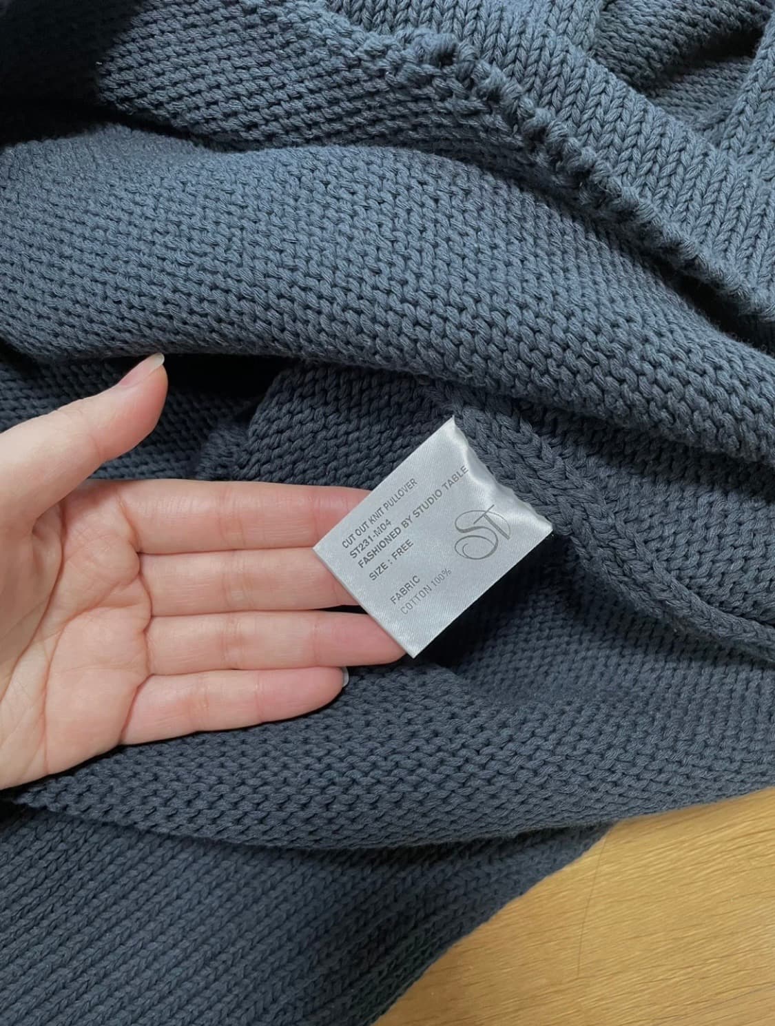 (스튜디오테이블 STUDIOTABLE) 컷아웃 니트 상품이미지4