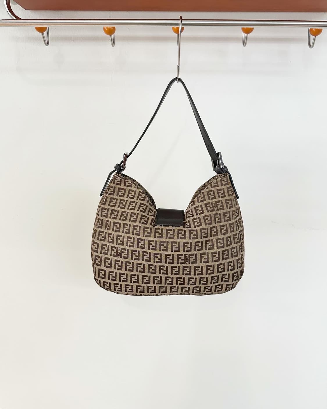 펜디 베이지 주카패턴 빅 숄더백  상품이미지6