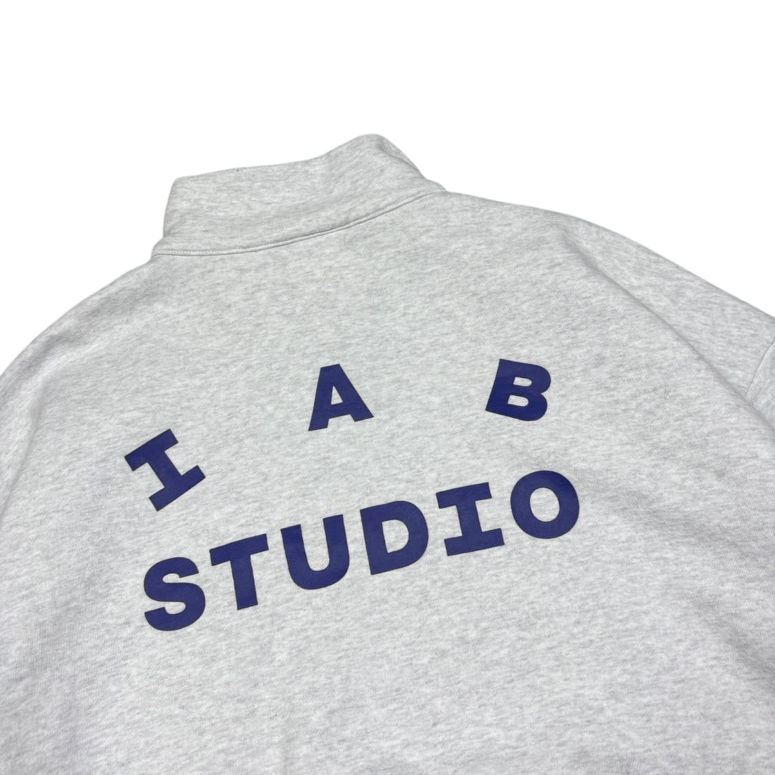 아이앱 스튜디오 하프집 스웻셔츠 상품이미지2