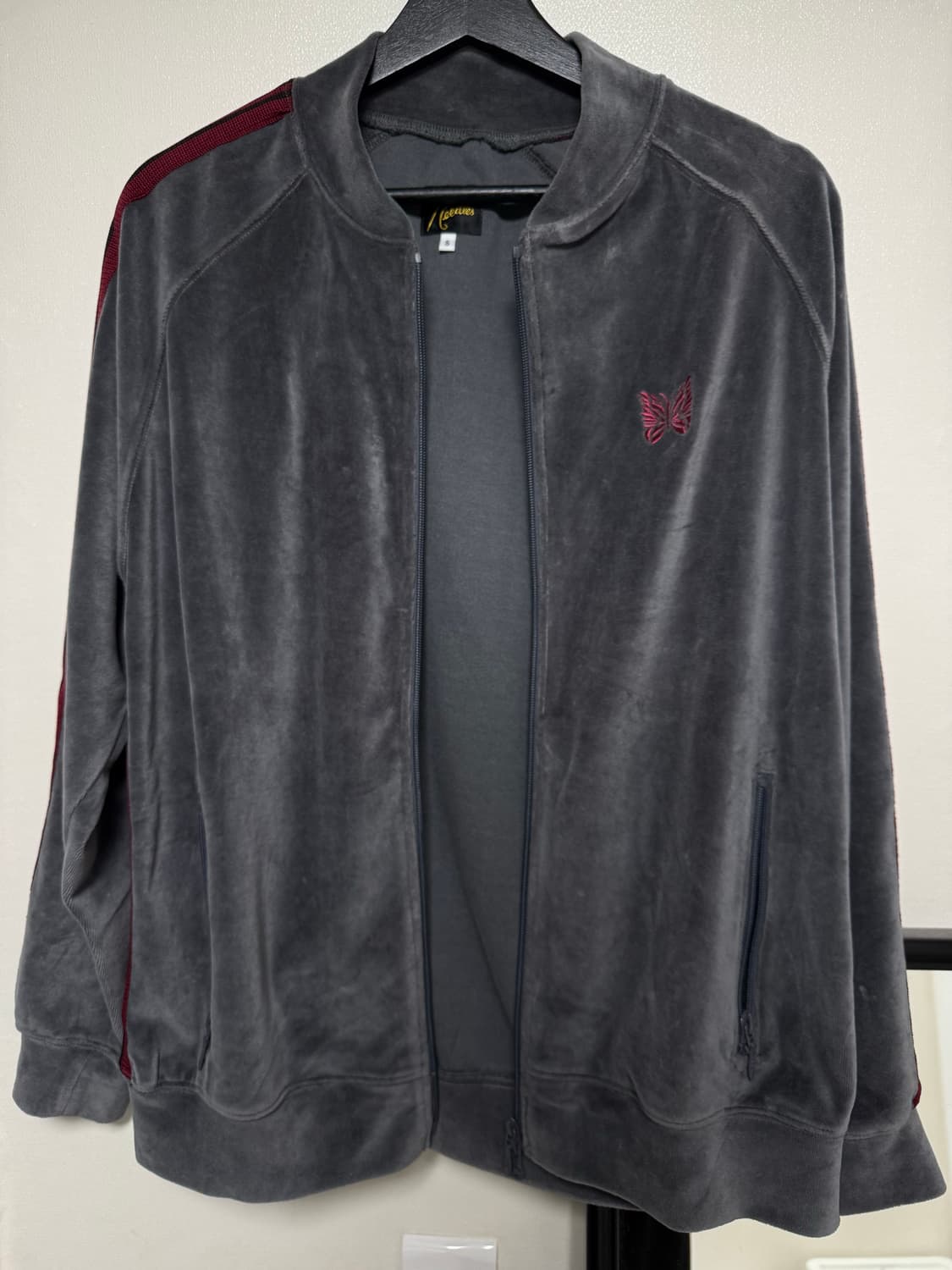 니들스 벨루어 트랙자켓 상품이미지4