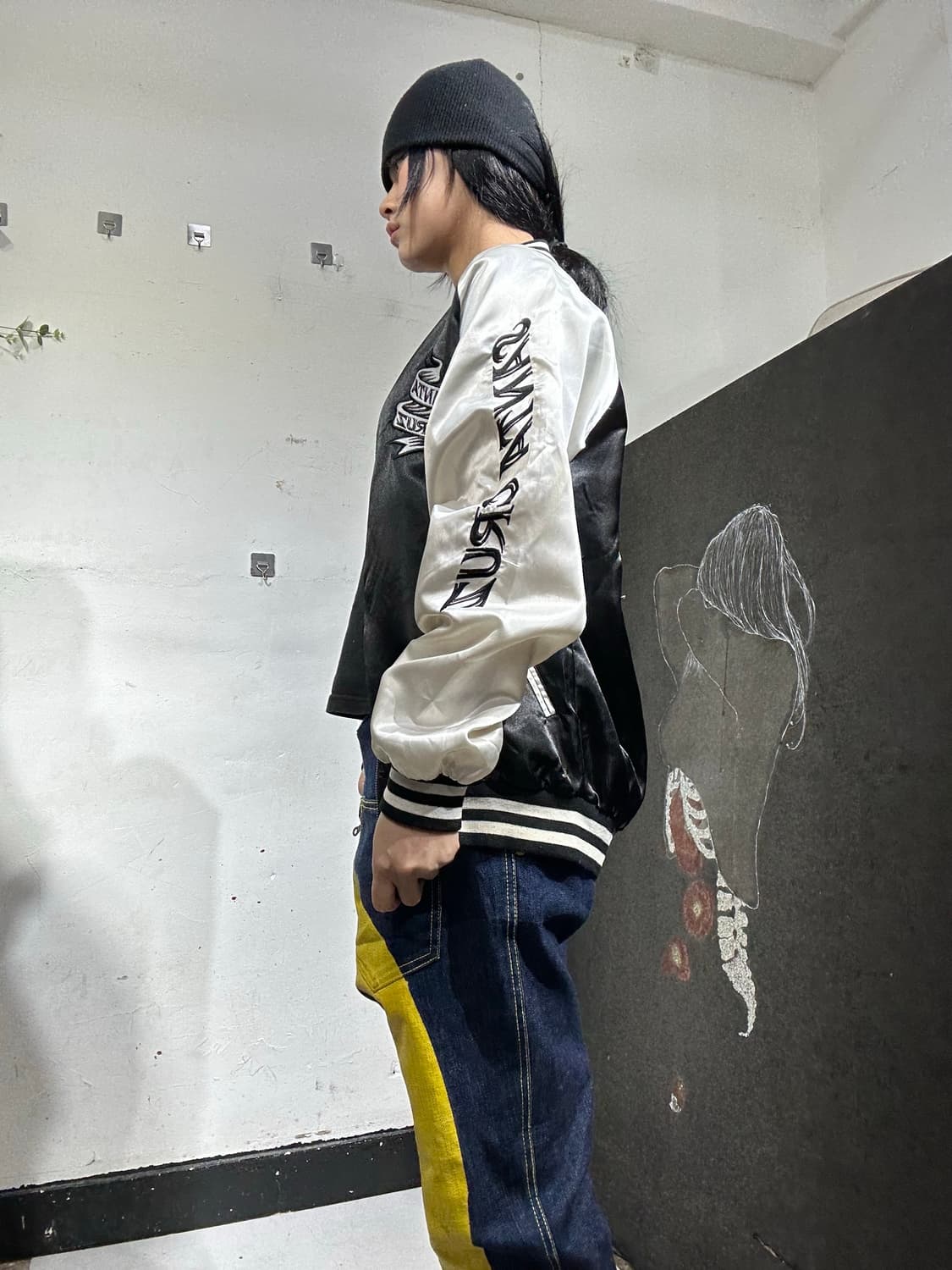 산타크루즈 y2k 손 자수 블랙 스카잔 L  상품이미지2