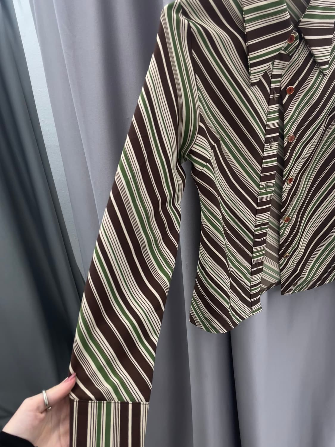 멀티컬러 사선 스트라이프 셔츠  상품이미지2