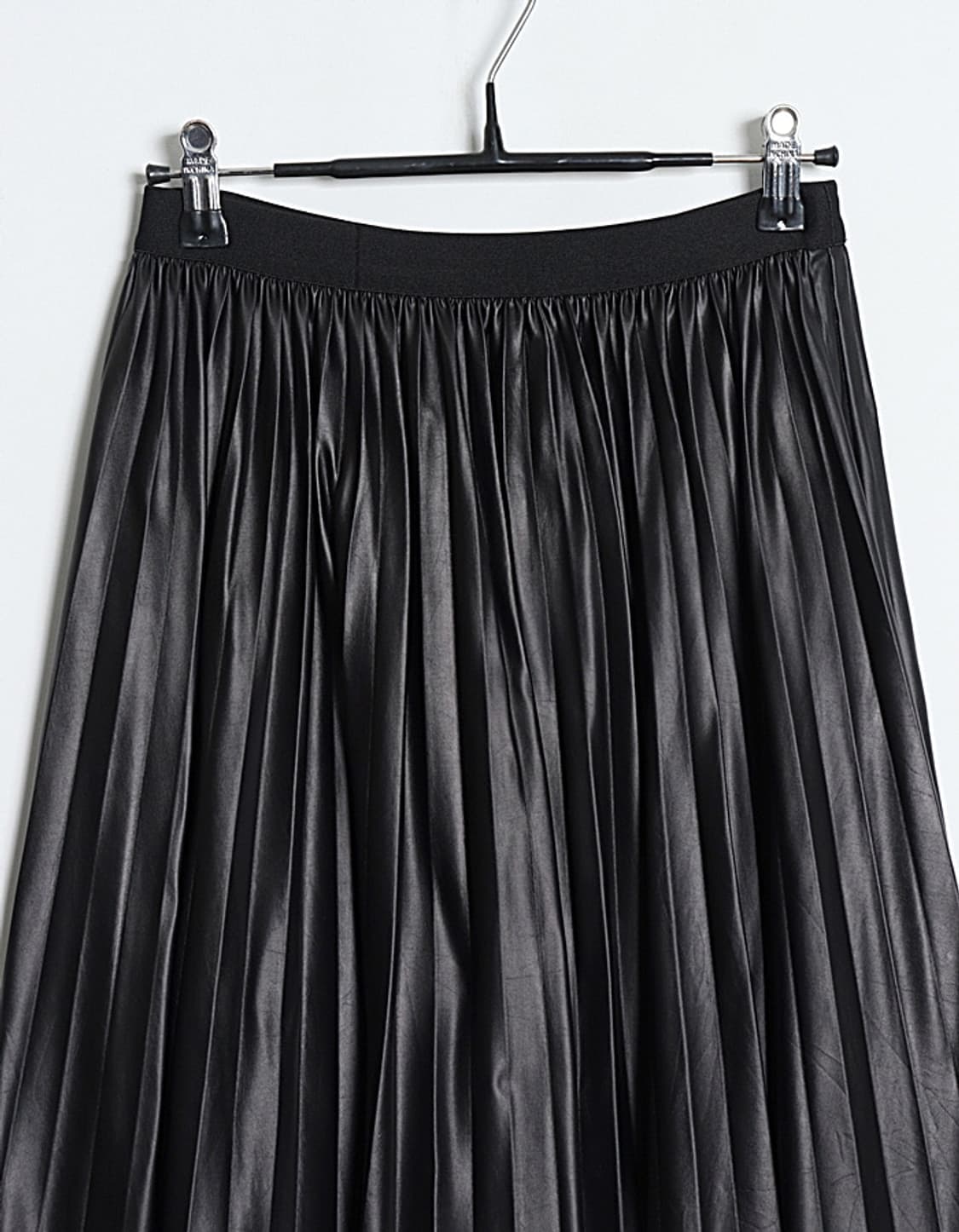 LAKOLE Coated Pleats Skirt (26~27) 상품이미지5