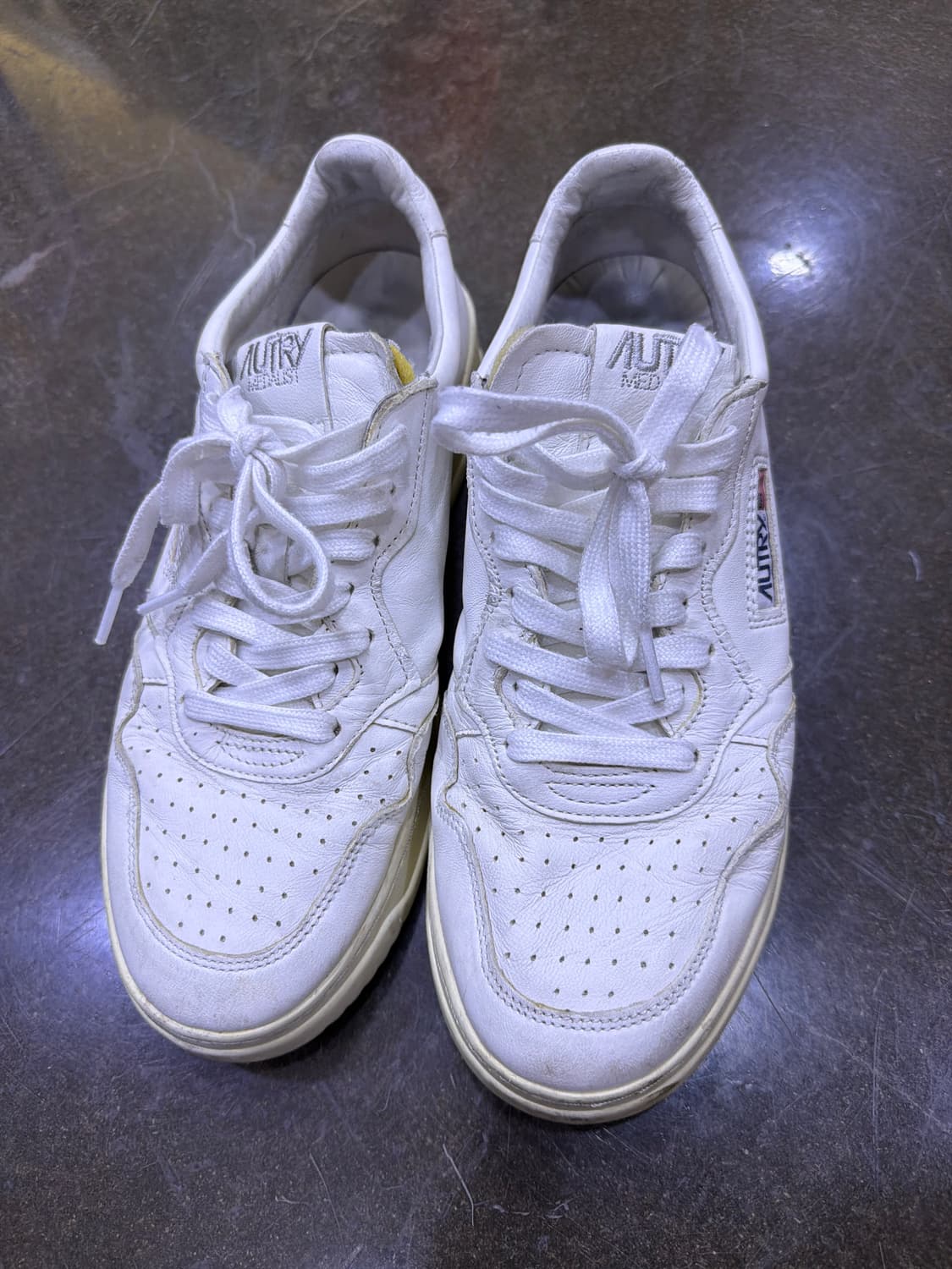 오트리 메달리스트 고트스킨 스니커즈 42 상품이미지2