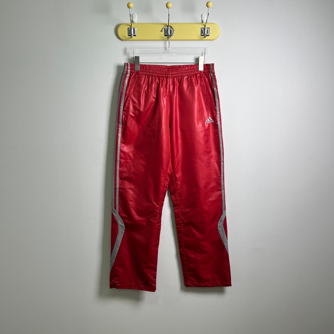아디다스 레드 우븐 트랙 팬츠 M 상품이미지1