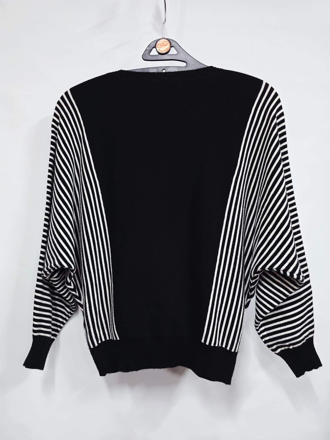 THE TILBURY 스트라이프 패턴 니트 블랙 상품이미지5