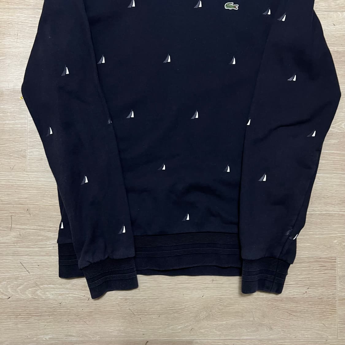 라코스테 요트 패턴 자수로고 프린팅 맨투맨 [네이비] 3사이즈 상품이미지3