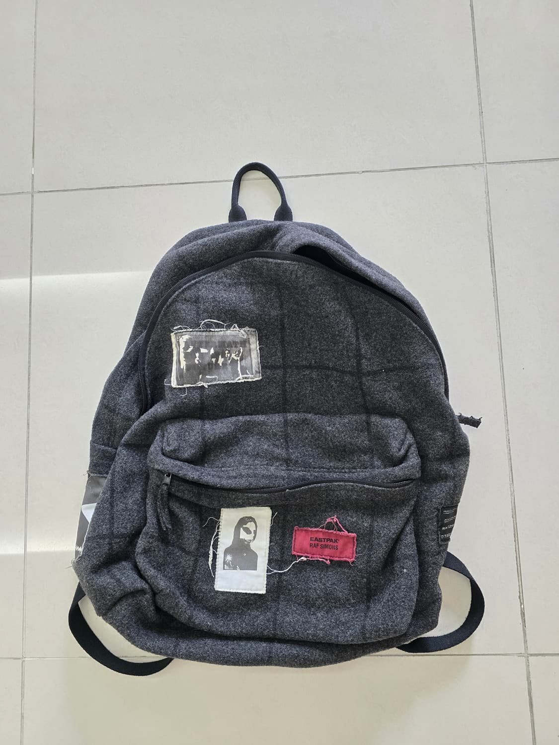 라프시몬스 이스트팩 백팩 그레이 상품이미지1