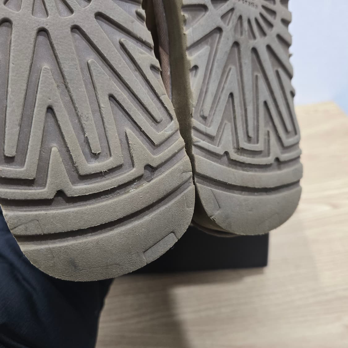 230 어그 UGG 클래식 미니 체스트넛 하자 상품이미지9