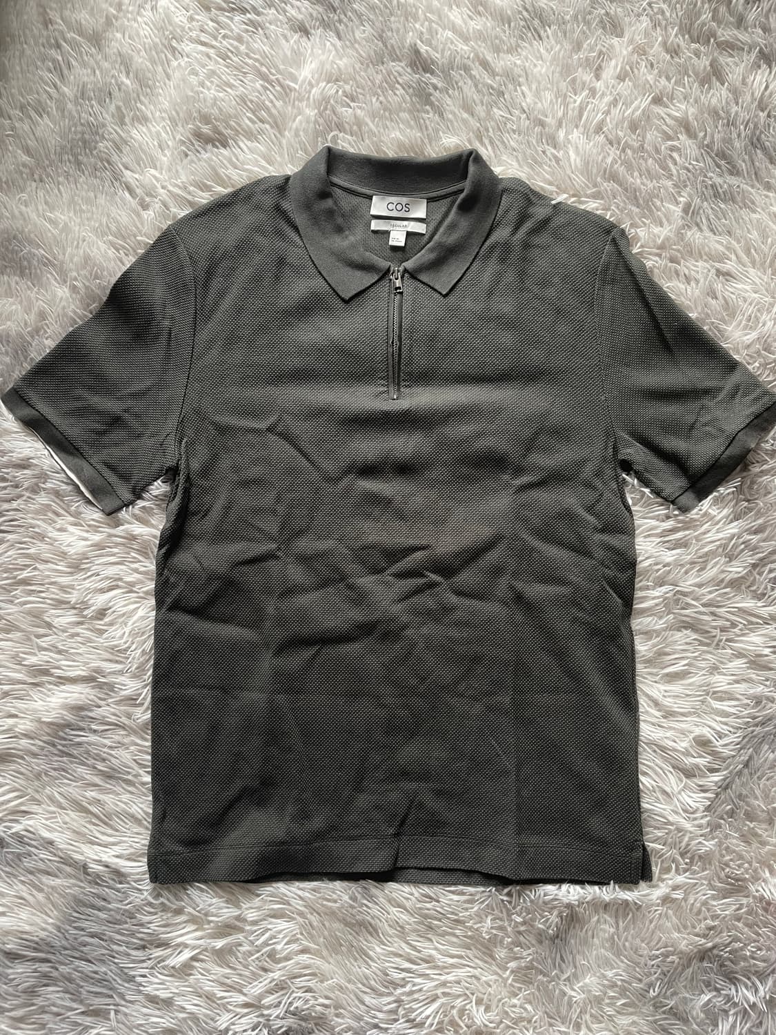 COS 코스 지퍼 카라 반팔 폴로 셔츠 상품이미지1