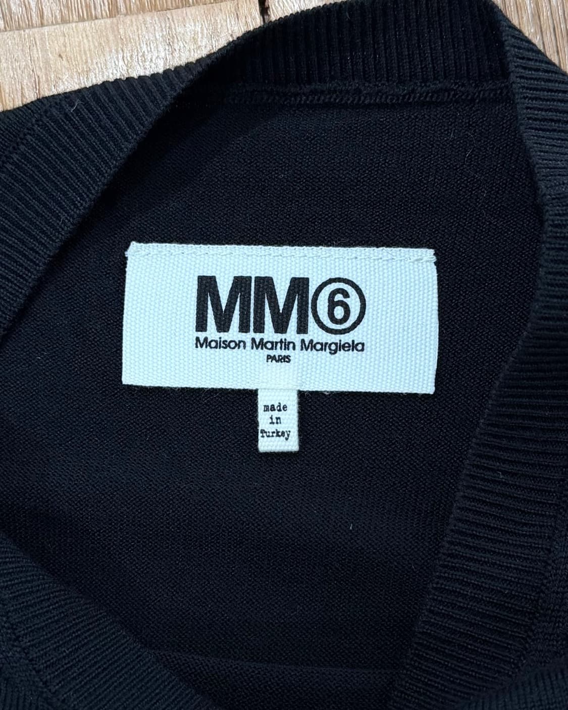 mm6 블랙 라운드 넥 롱 슬리브 니트 상품이미지7