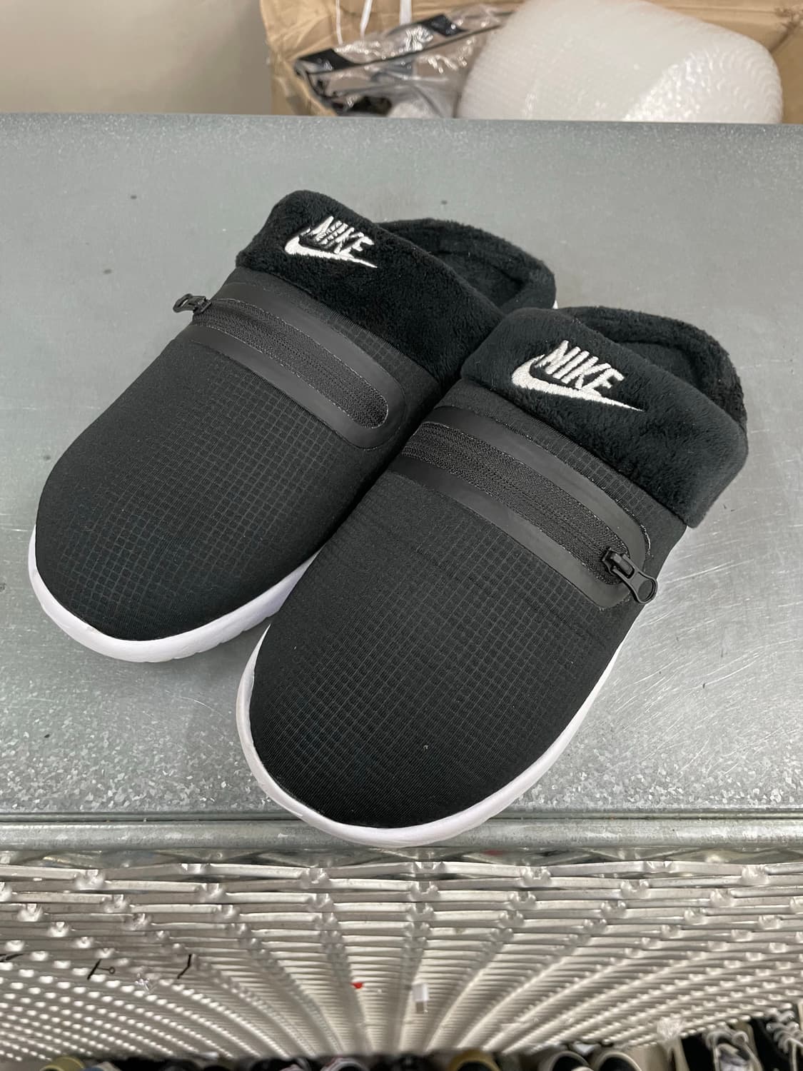 나이키 버로우 패딩 슬리퍼 240 상품이미지2