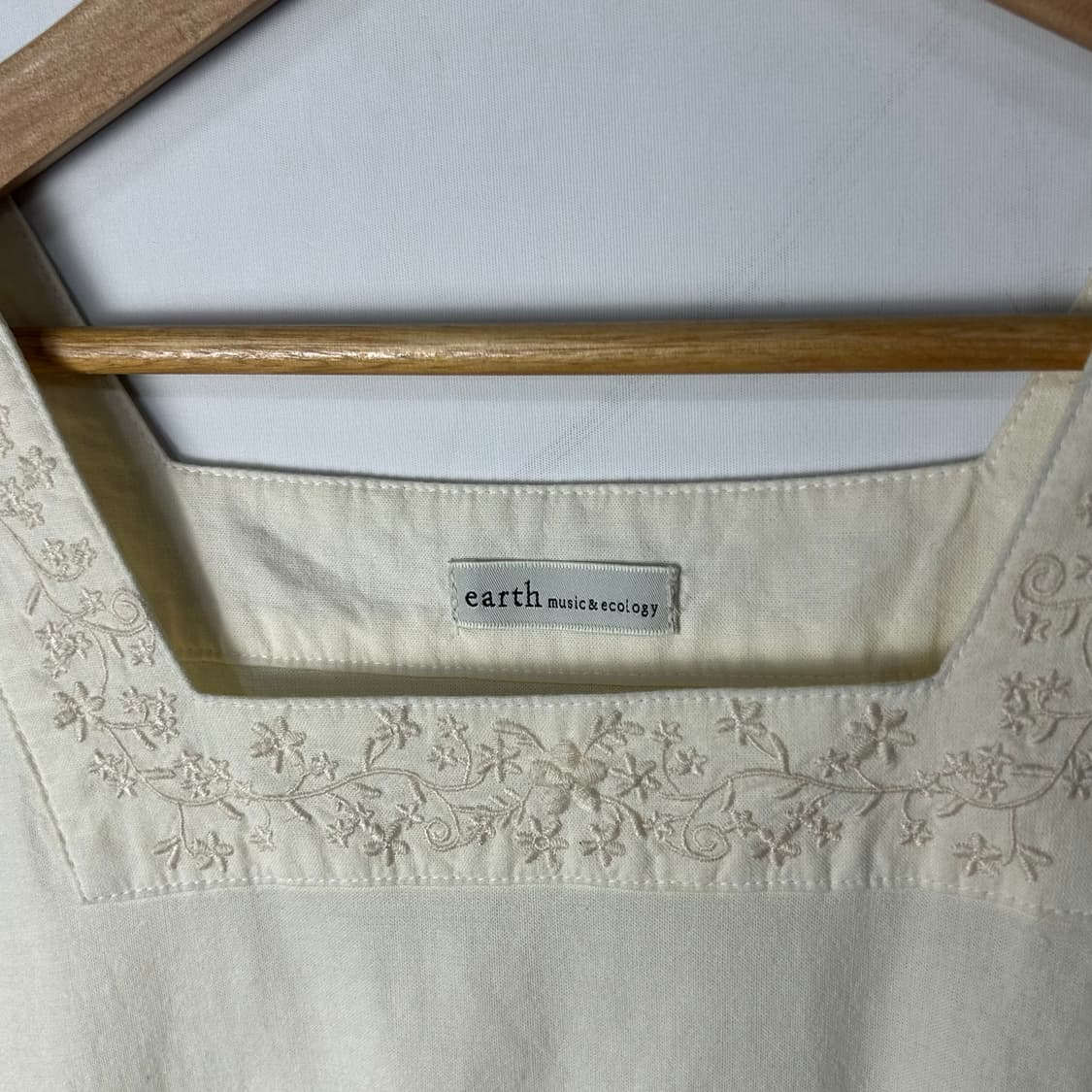 [earth Music&ecology] 모리걸 플라워자수 원피스 상품이미지5