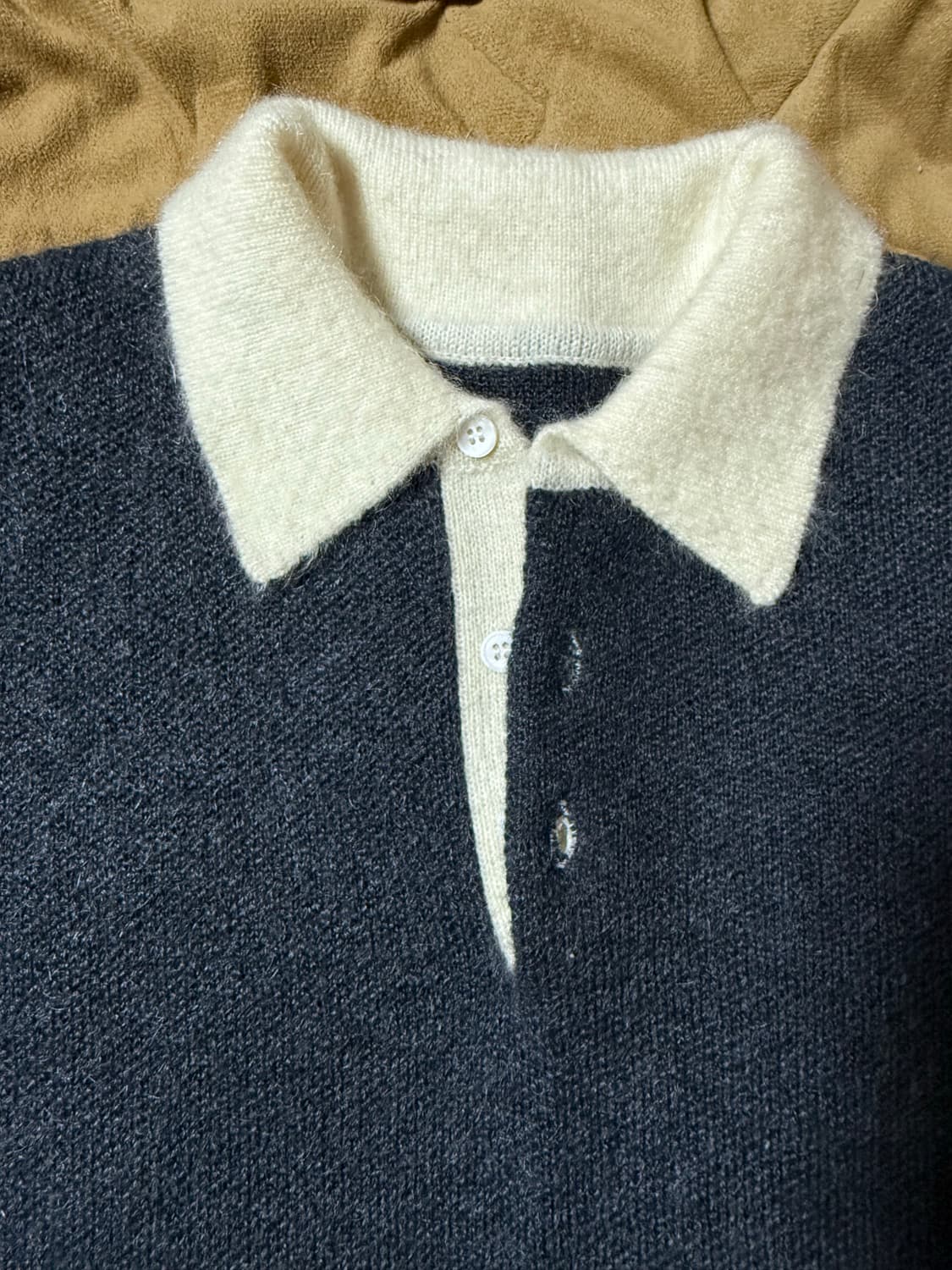 포커페이스 락비 니트 팝니다 상품이미지2