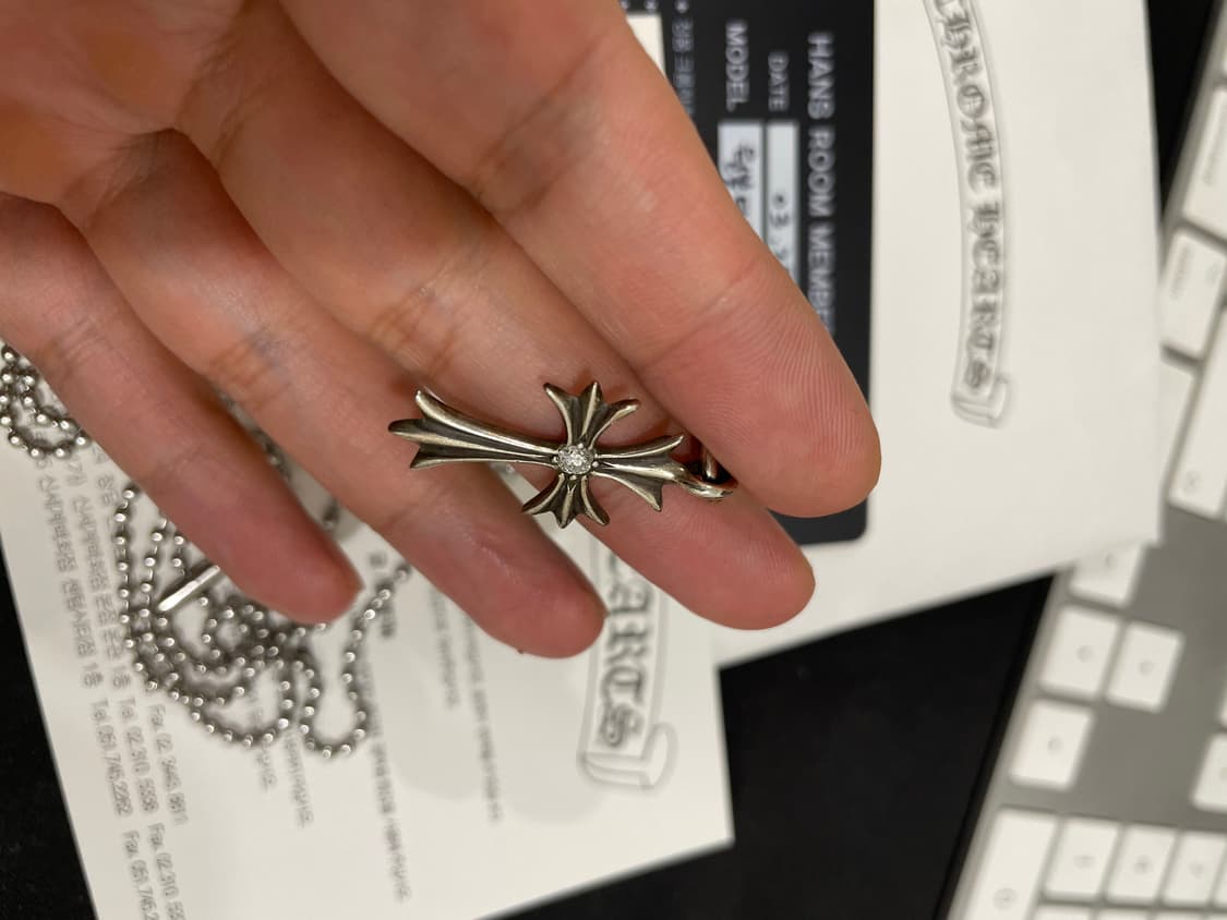 크롬하츠 원볼 타이니 크로스 목걸이 파베다이아 1p 상품이미지4