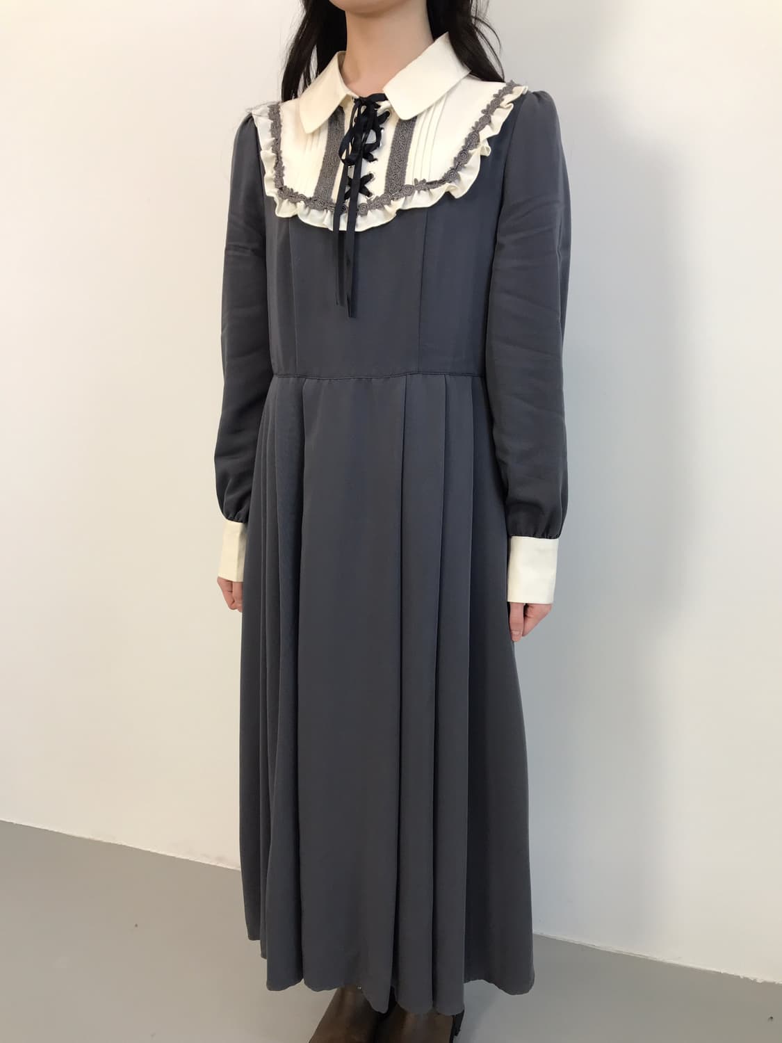 axes femme Gothic Ruffle Collar Dress 상품이미지2