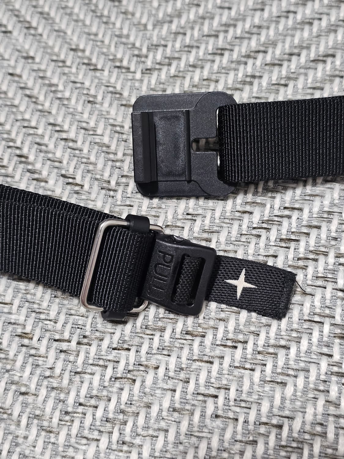 스톤아일랜드 립스탁 리플렉티브 바디백 상품이미지6