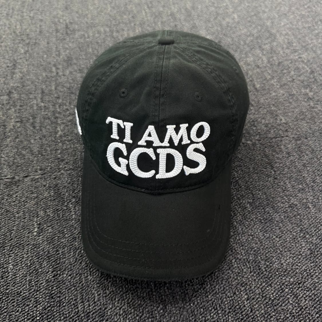 GCDS x 산리오 키티 콜라보 TI AMO 볼캡 모자 상품이미지1