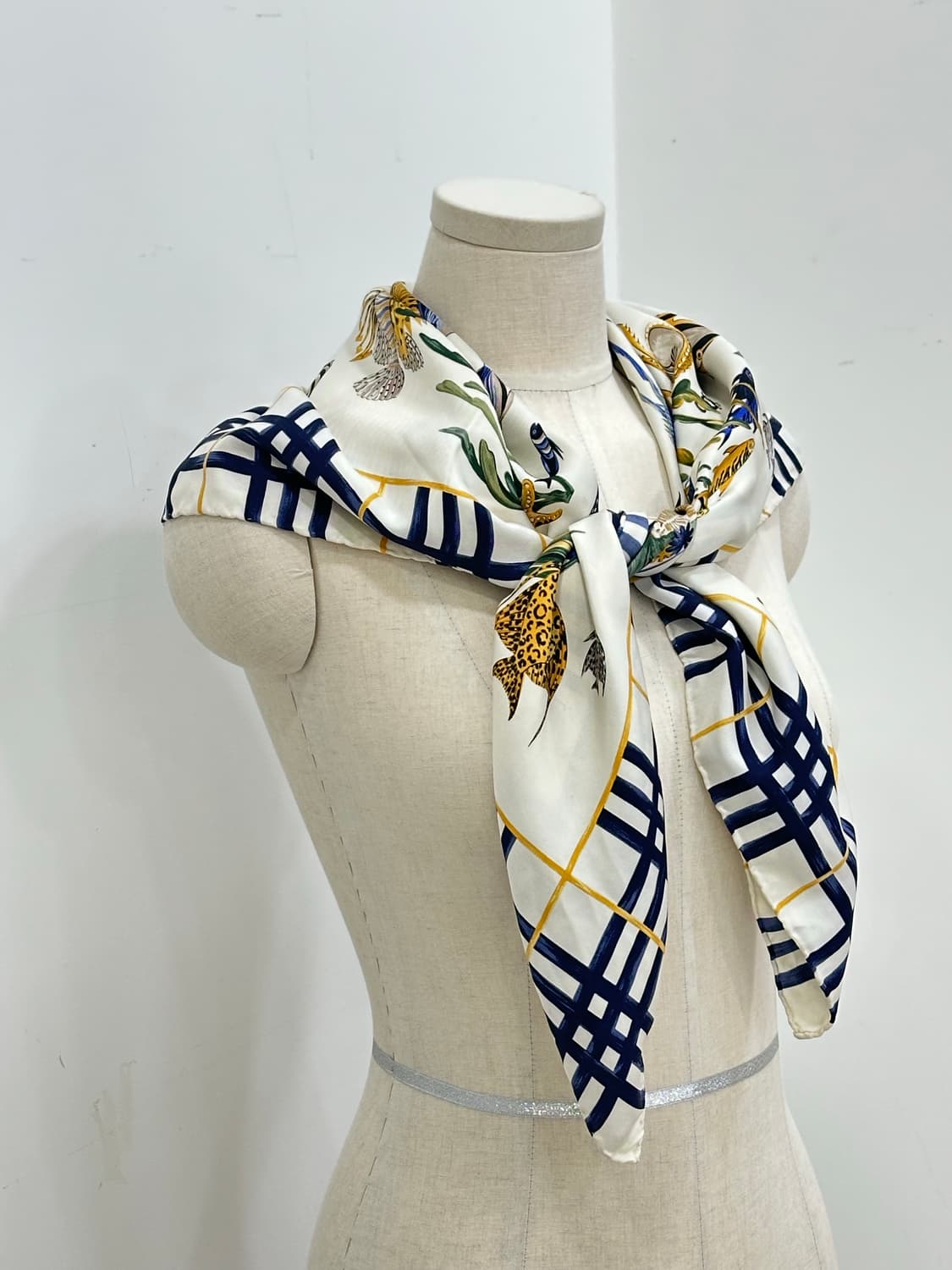 버버리 실크 사각 스카프 상품이미지1