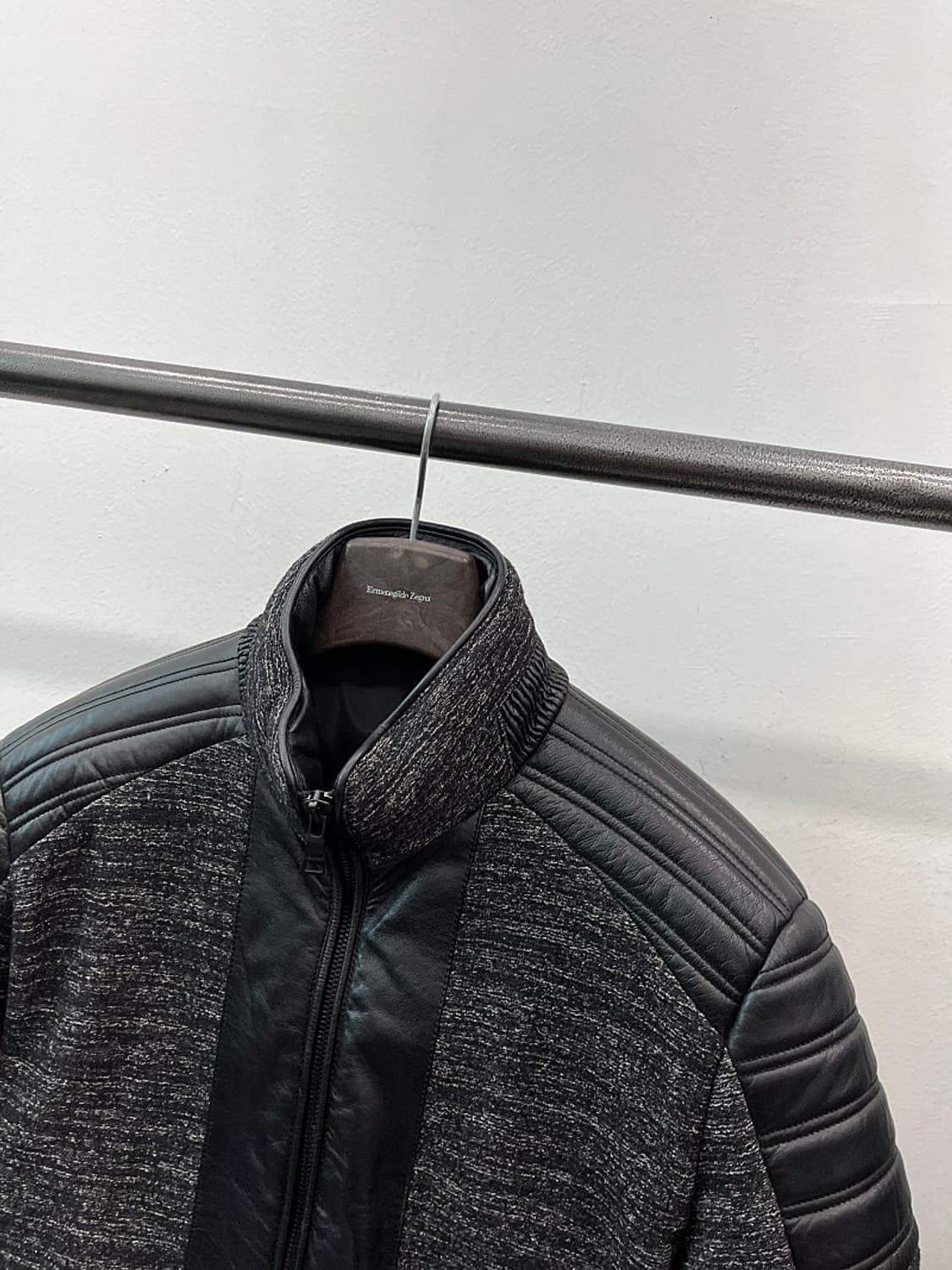 100) 반하트 레더믹스 구스 바이커 상품이미지2