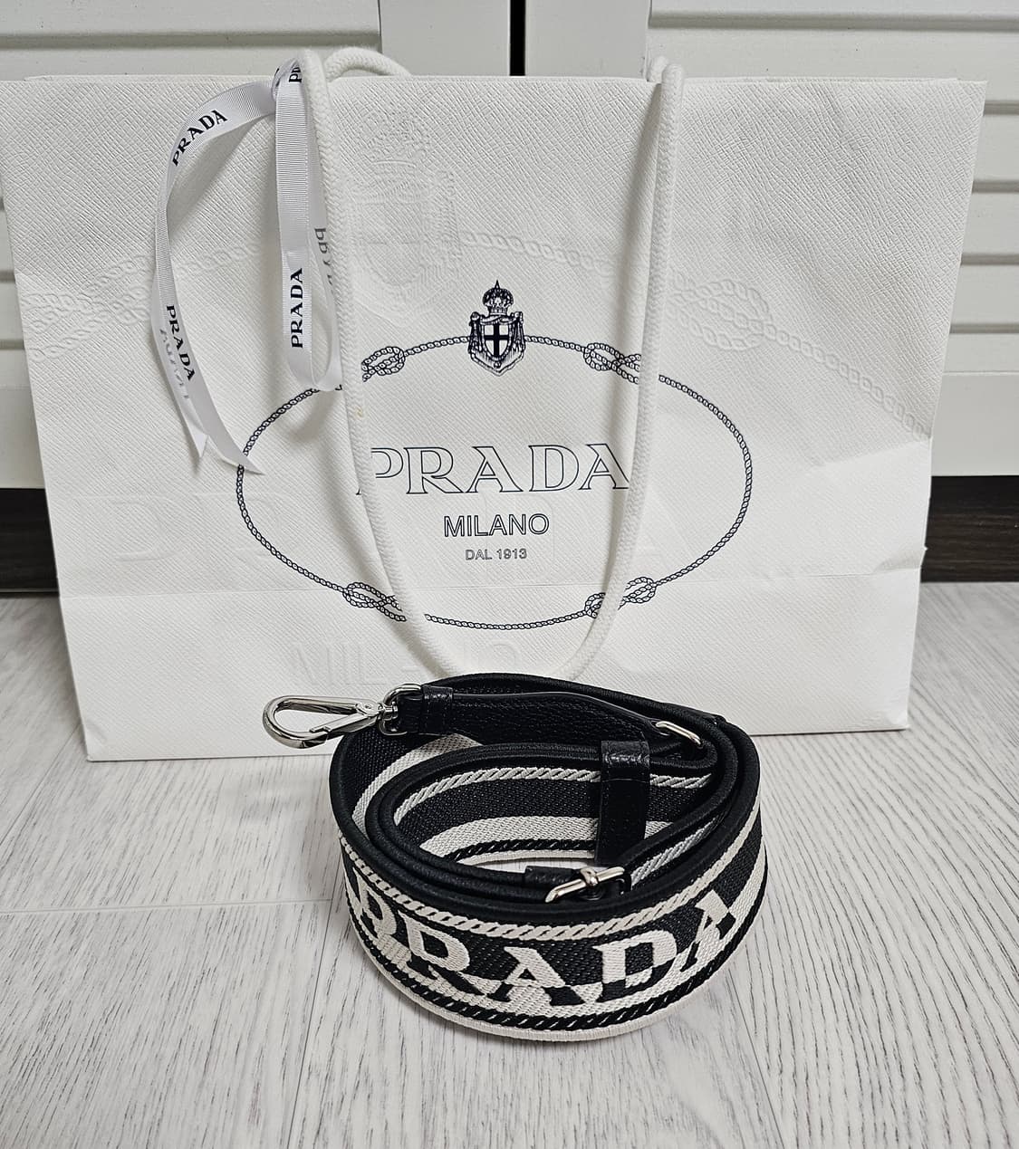 미사용 정품 프라다(1BC145) 은장 스트랩  상품이미지1
