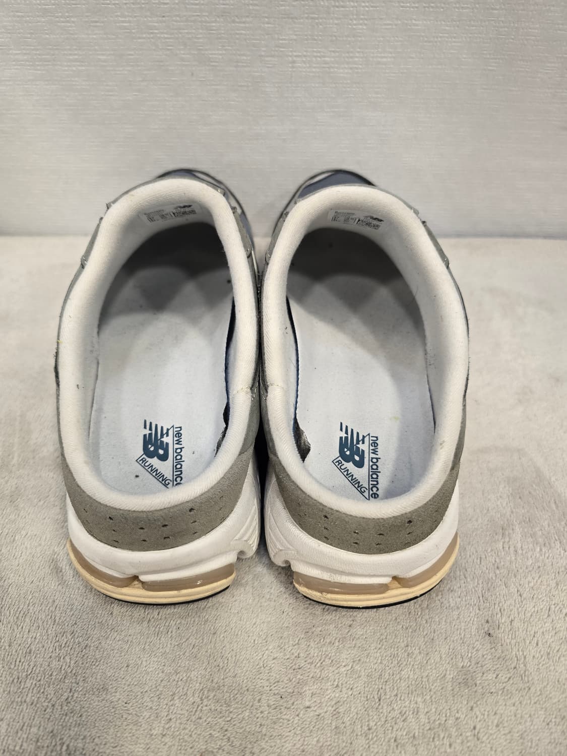 뉴발란스 2002R 뮬 레인클라우드 슬리퍼 회색 270 상품이미지4