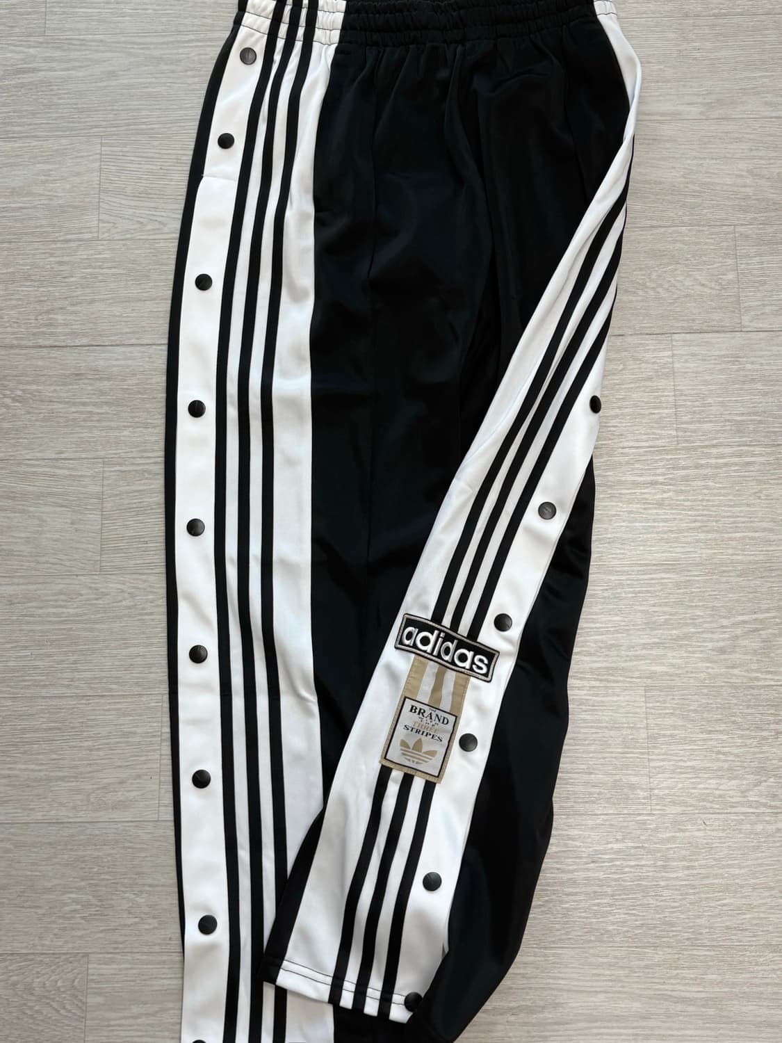 아디브레이크 uk 상품이미지1