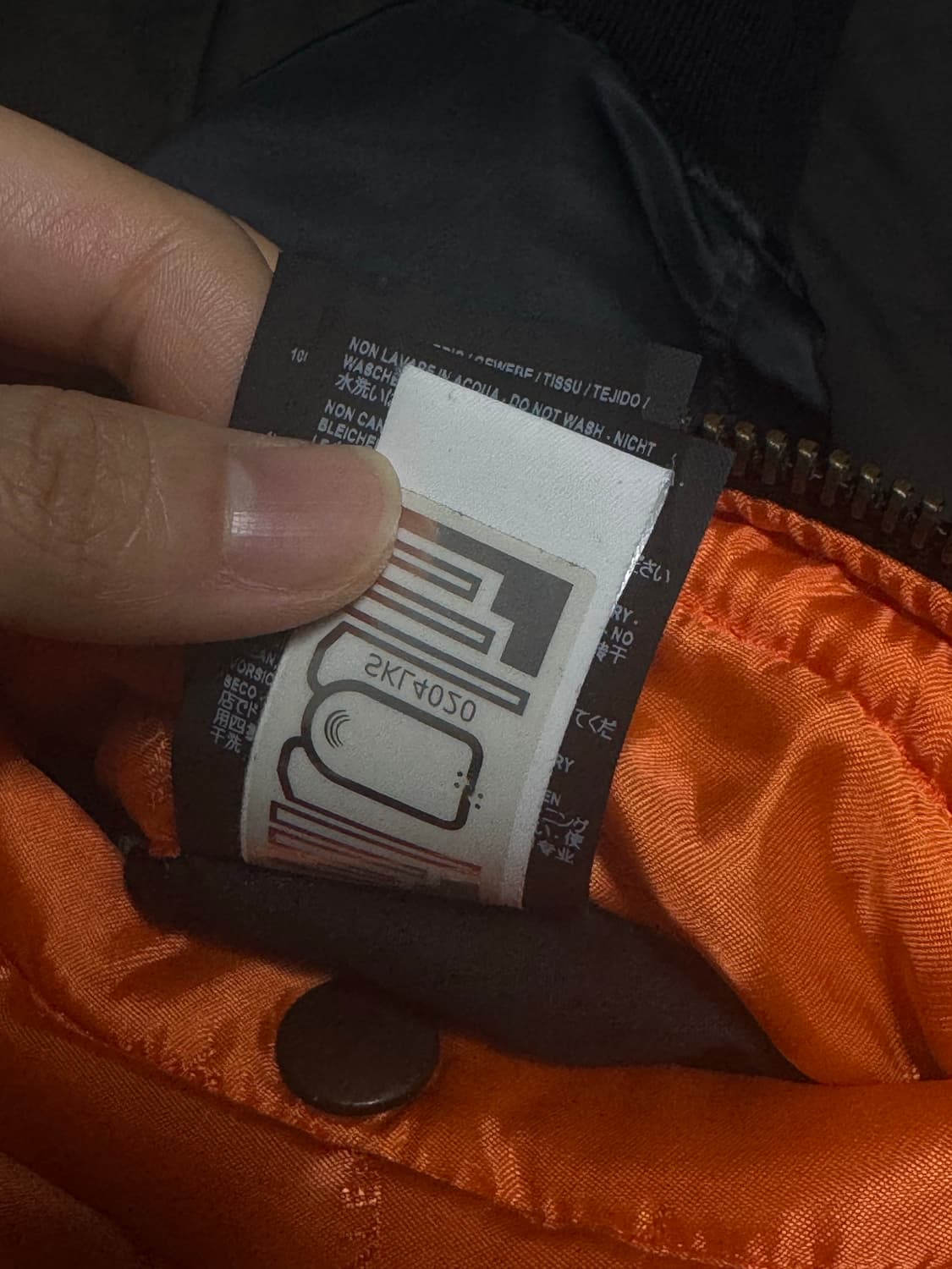 발렌시아가 17s/s 클래식 MA-1 봄버 자켓 블랙 (48) 상품이미지10