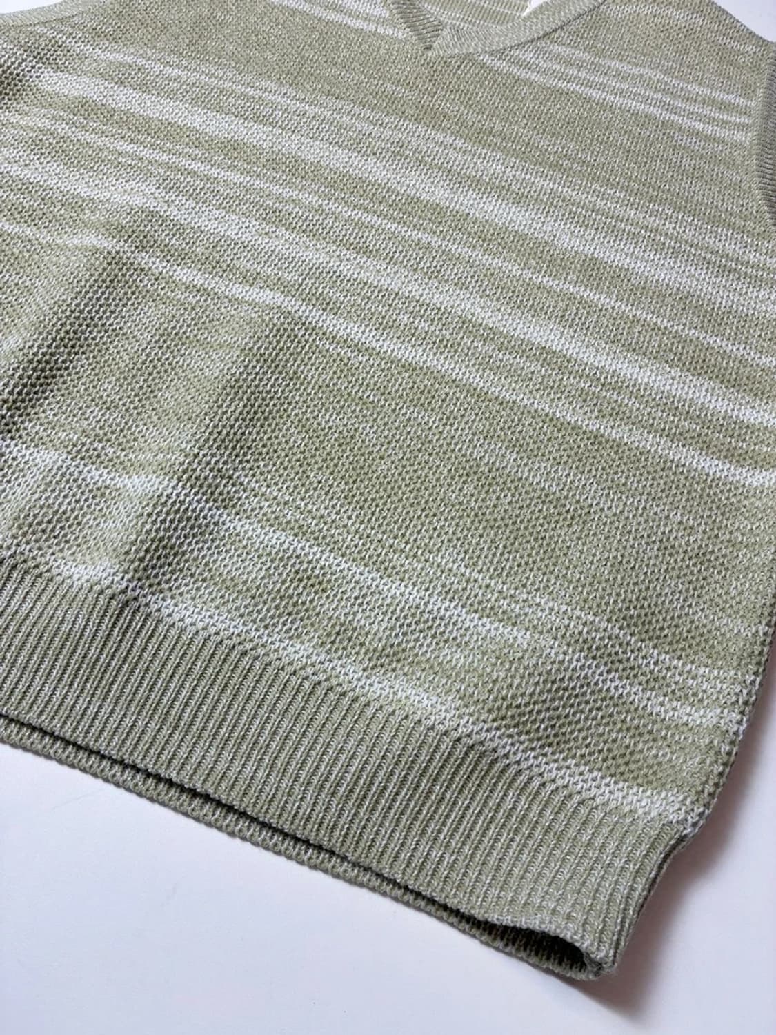 키뮤어 이레귤러 스트라이프 니트 베스트 PN9355 상품이미지3