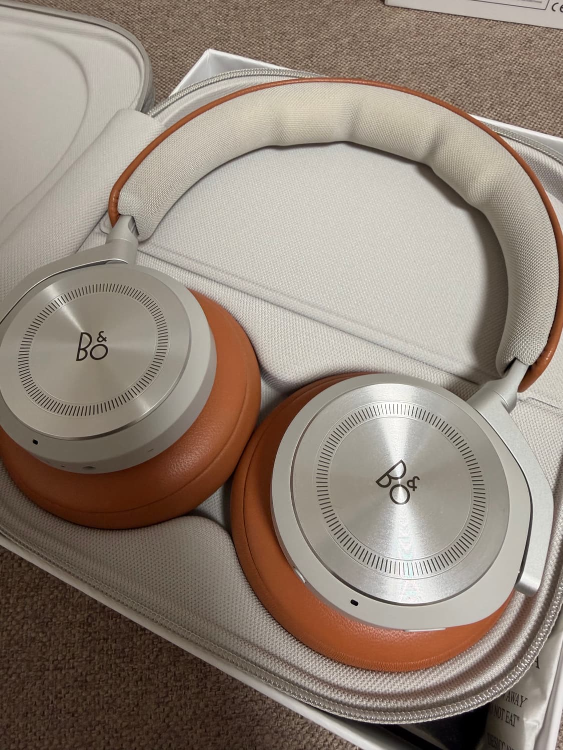 뱅앤올룹슨 HX 팀버 상품이미지2