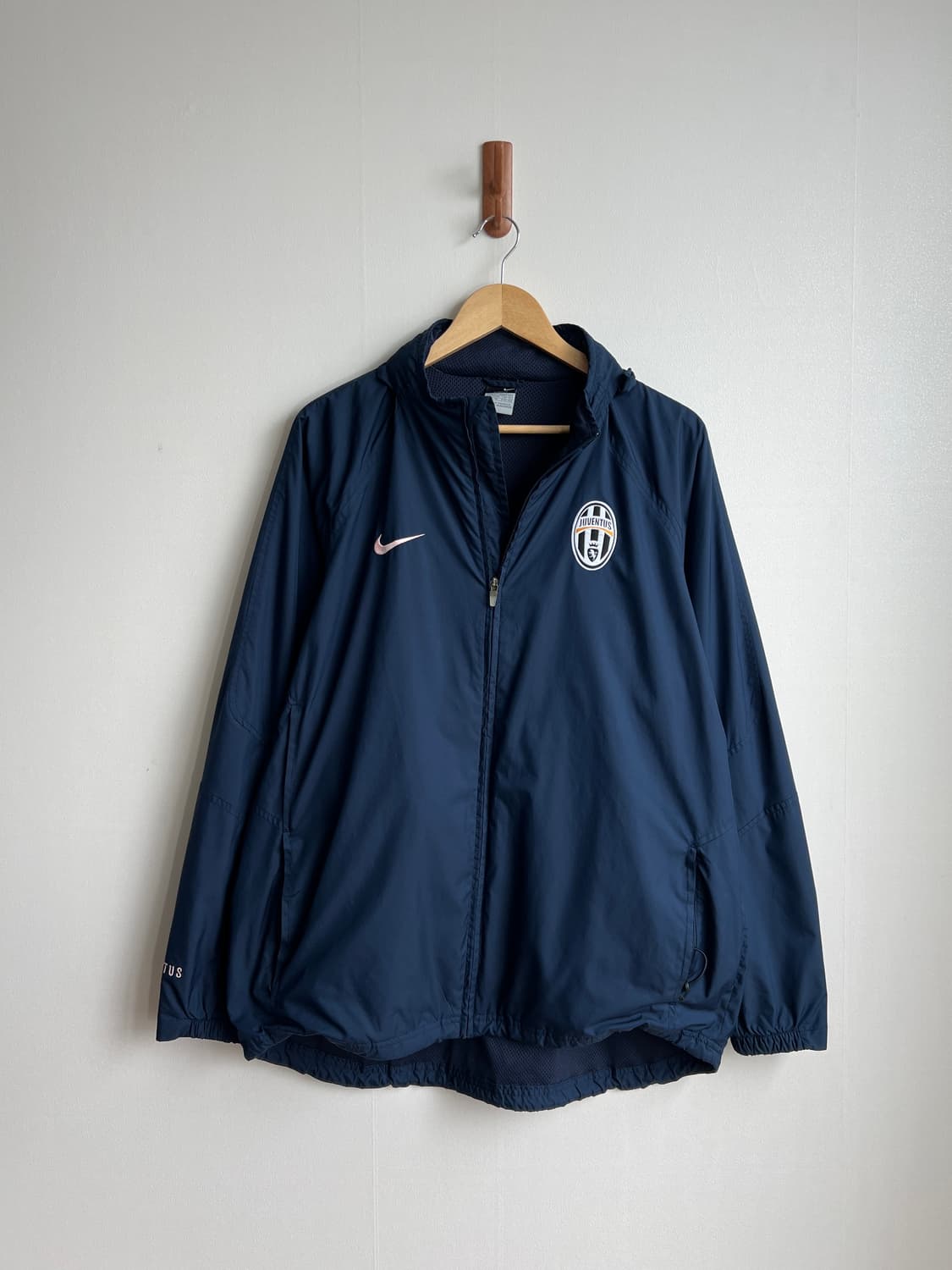 나이키 유벤투스 바람막이 L 상품이미지2