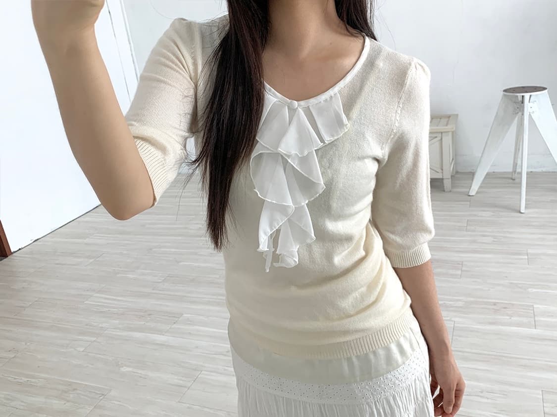 Ivory Lovely Frill Detail Knit Top 상품이미지1