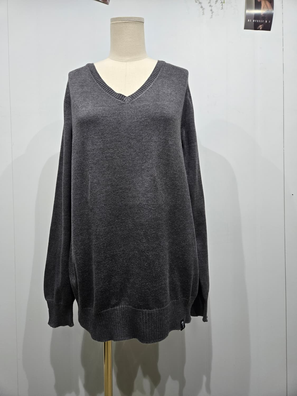 스투시 스테판 플리츠 V넥 니트 그레이 상품이미지1