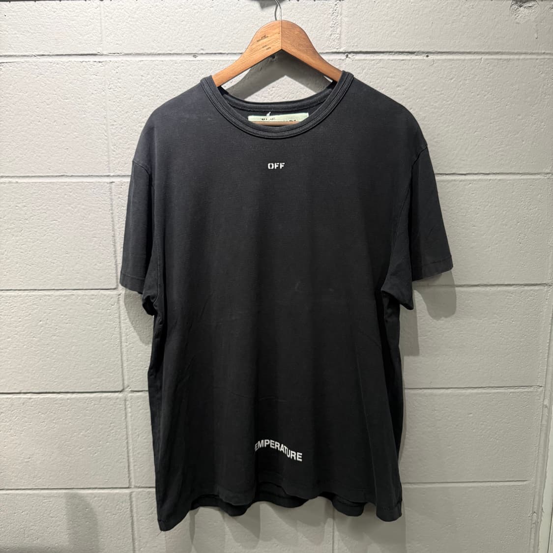 오프화이트 백로고 반팔티 상품이미지2