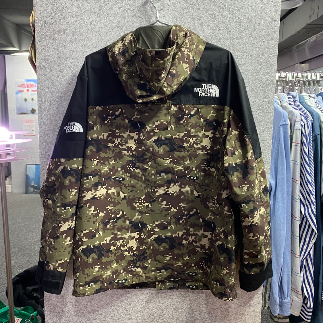 노스페이스 디지털 카모플라쥬 후드 바람막이 B4339  상품이미지4