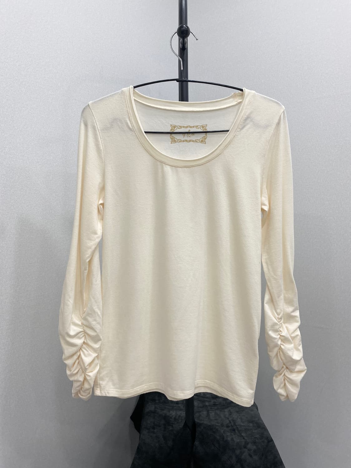 Shirring U-Neck Top 상품이미지4