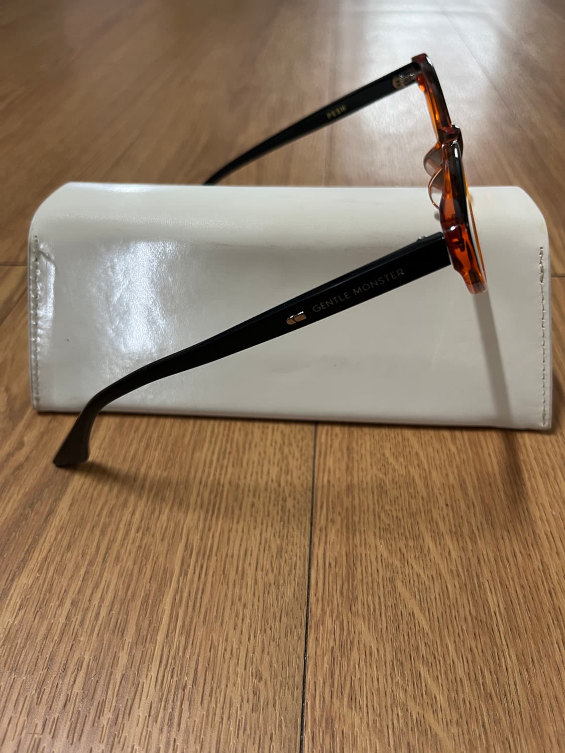 젠틀몬스터 PESH 선글라스 판매합니다 상품이미지8