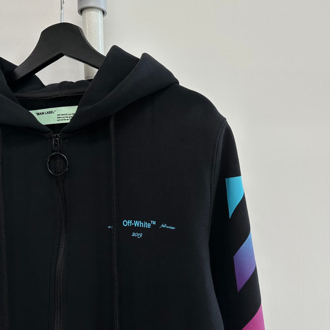 오프화이트 그라데이션 애로우 후드 집업 상품이미지4
