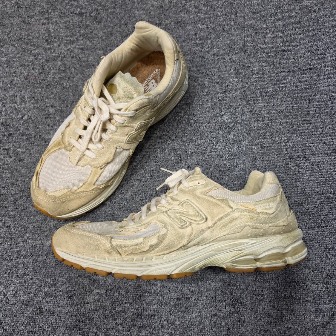 뉴발란스 2002R  프로텍션 팩 디스트레스드 빈티지 운동화 280 상품이미지1