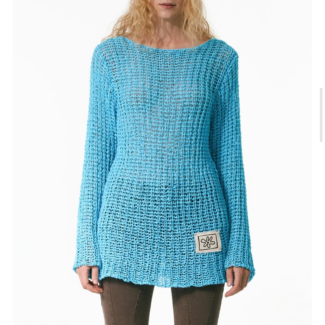 더오픈프로덕트 오픈와이와이 플라워 패치 니트 풀오버 블루 상품이미지1