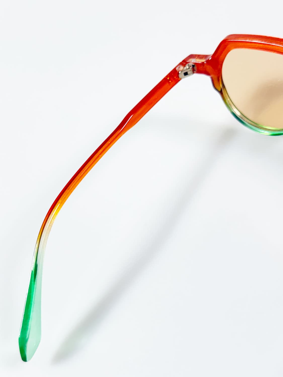 볼드 지오메트릭 라운드 투톤 프레임 빈티지 틴트 선글라스 상품이미지7