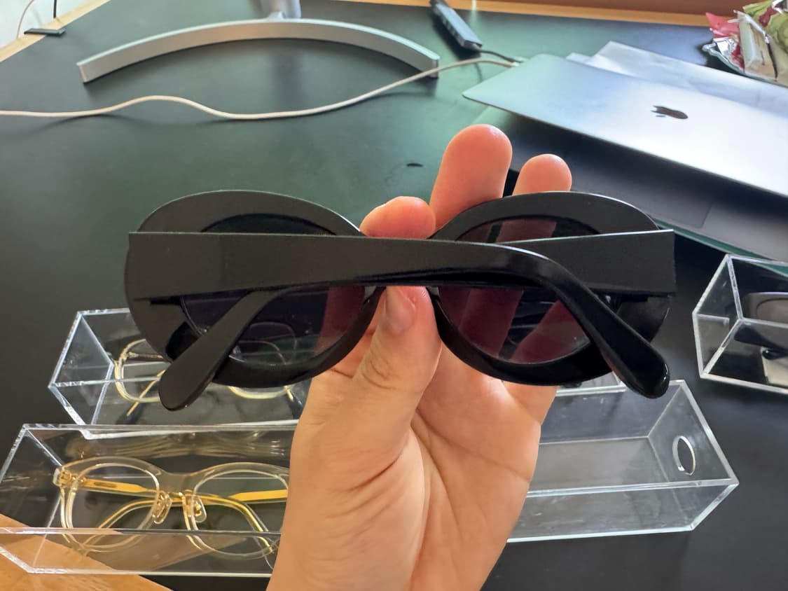 아크네 오벌 커트 코베인 선글라스 상품이미지3