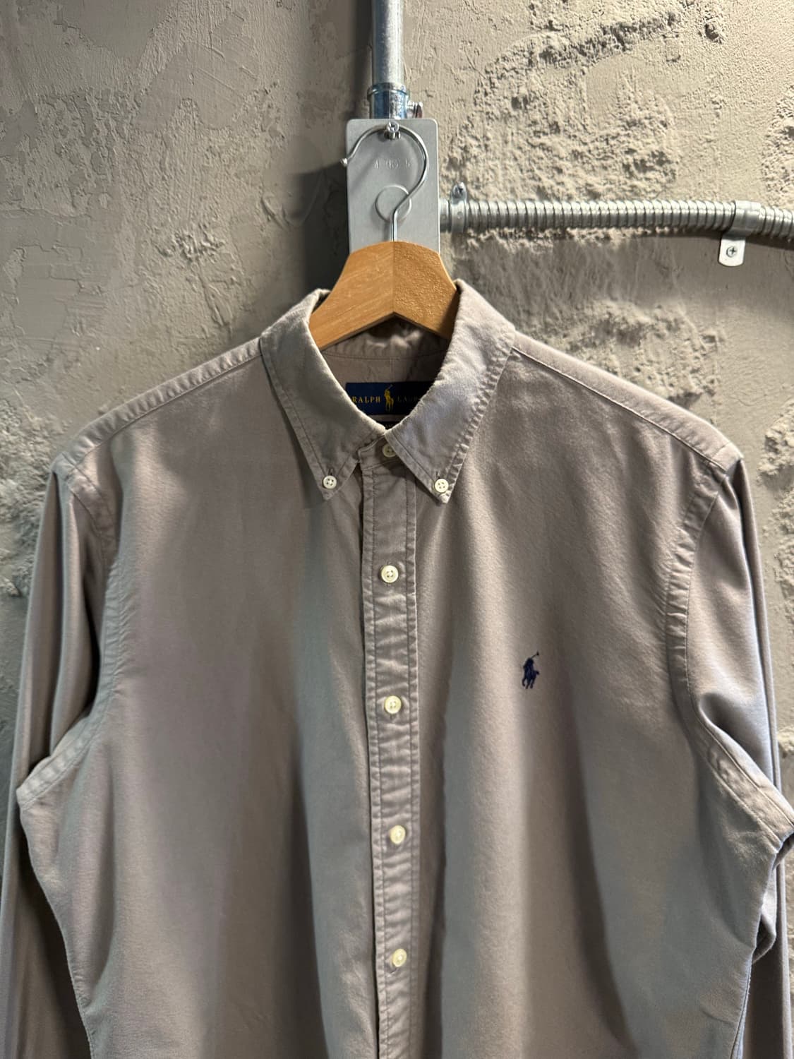 M 폴로랄프로렌 POLO 클래식핏 버튼다운 셔츠 그레이 상품이미지4