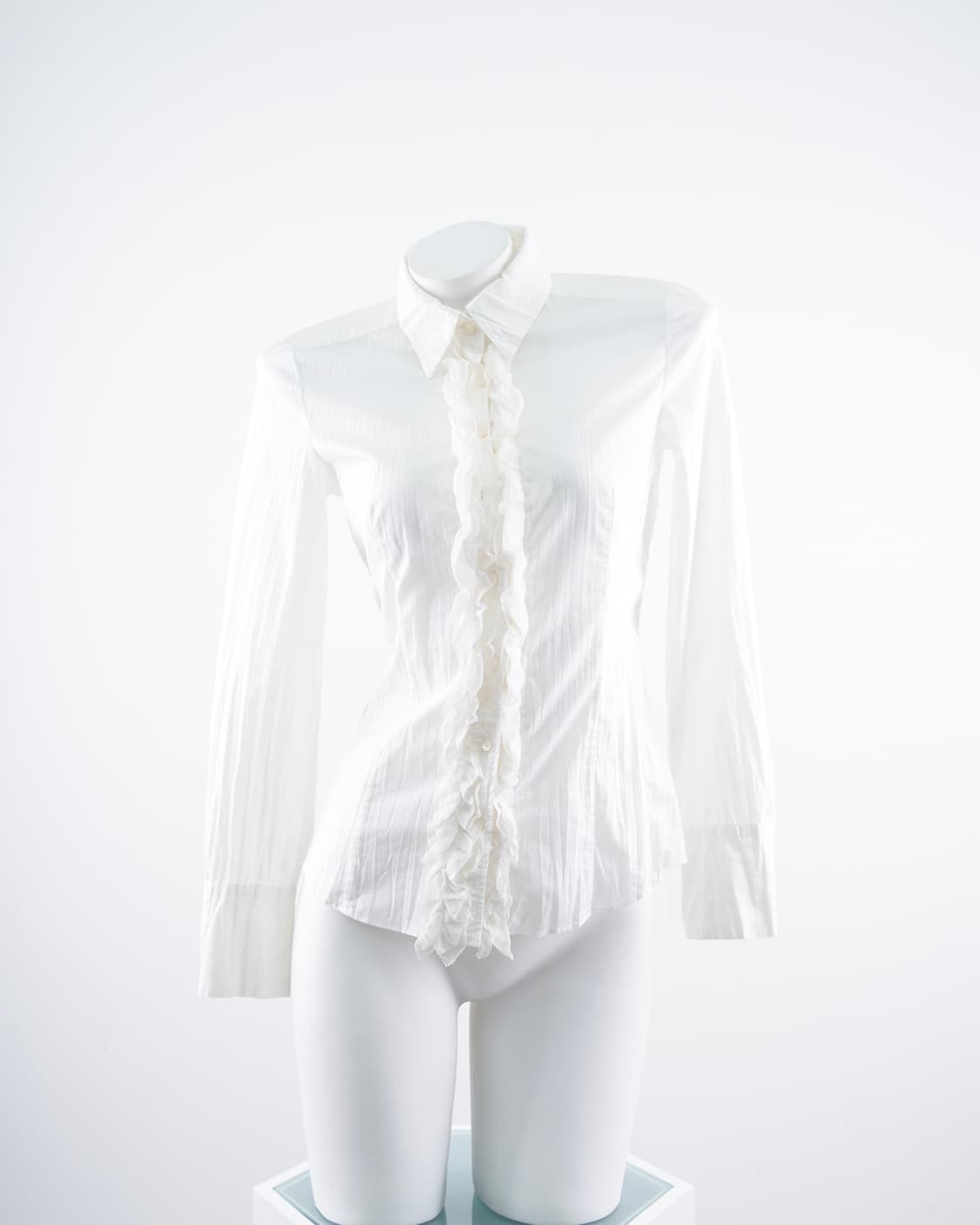 Burberry 블랙라벨 프릴 디테일 화이트 블라우스 상품이미지1