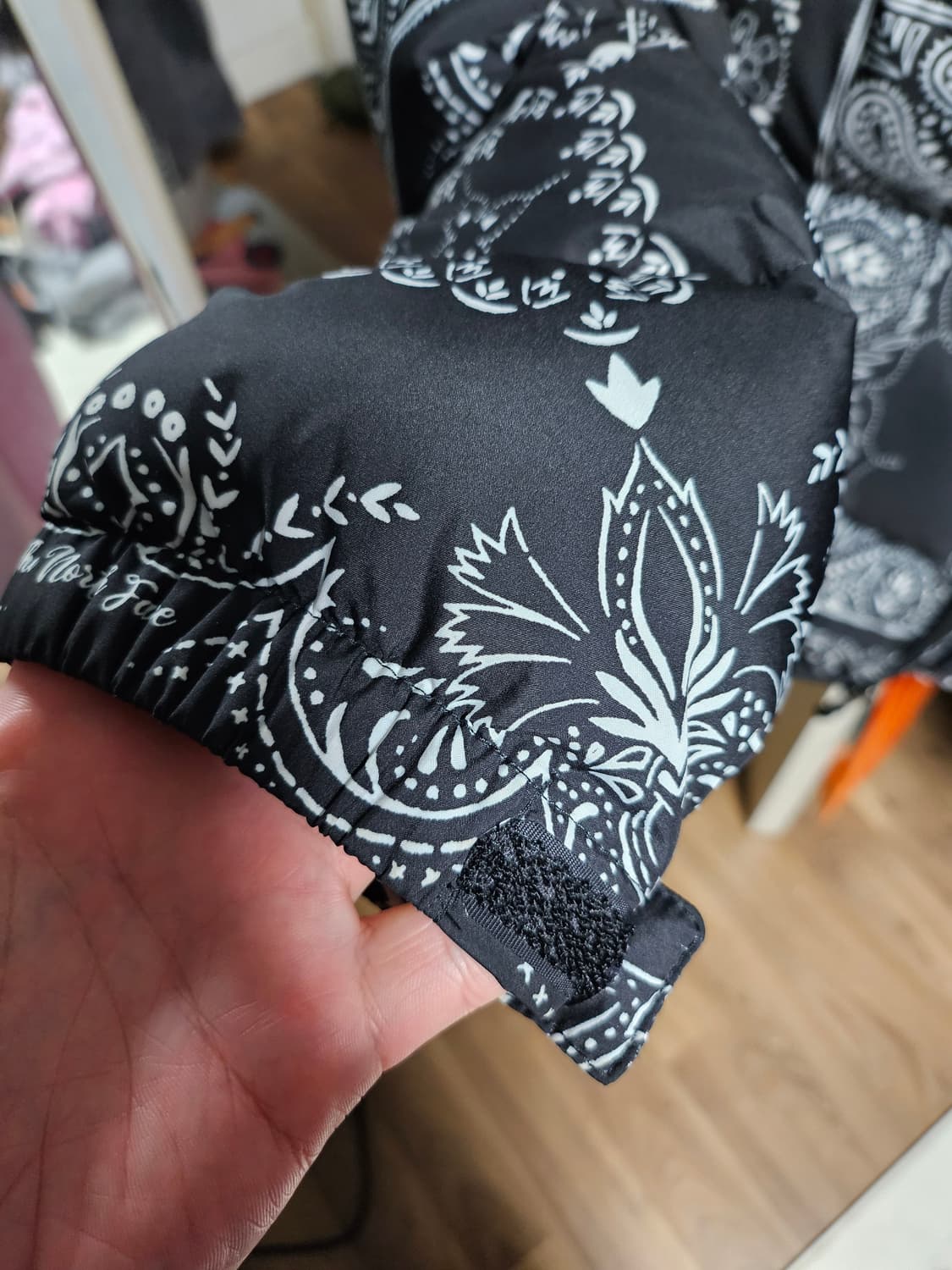 M 노스페이스 노벨티 눕시 페이즐리 리얼블랙 상품이미지6