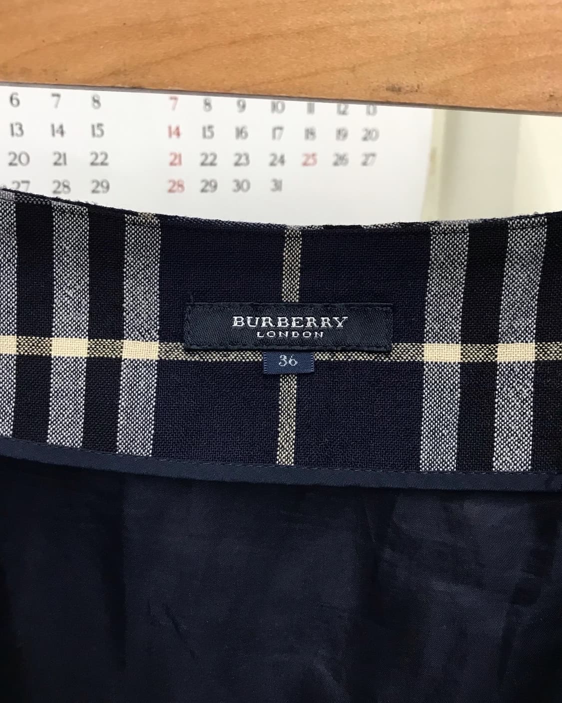 버버리 울 체크 랩 스커트 치마 상품이미지6