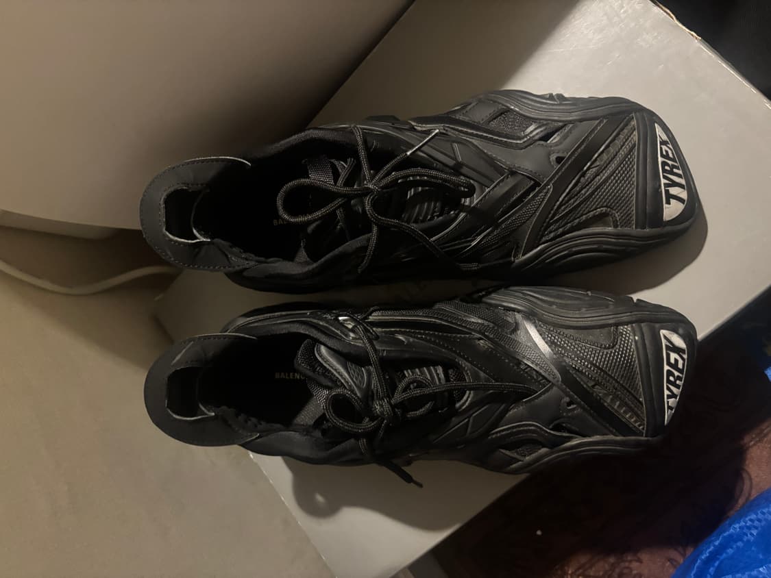 발렌시아가 타이렉스 상품이미지2