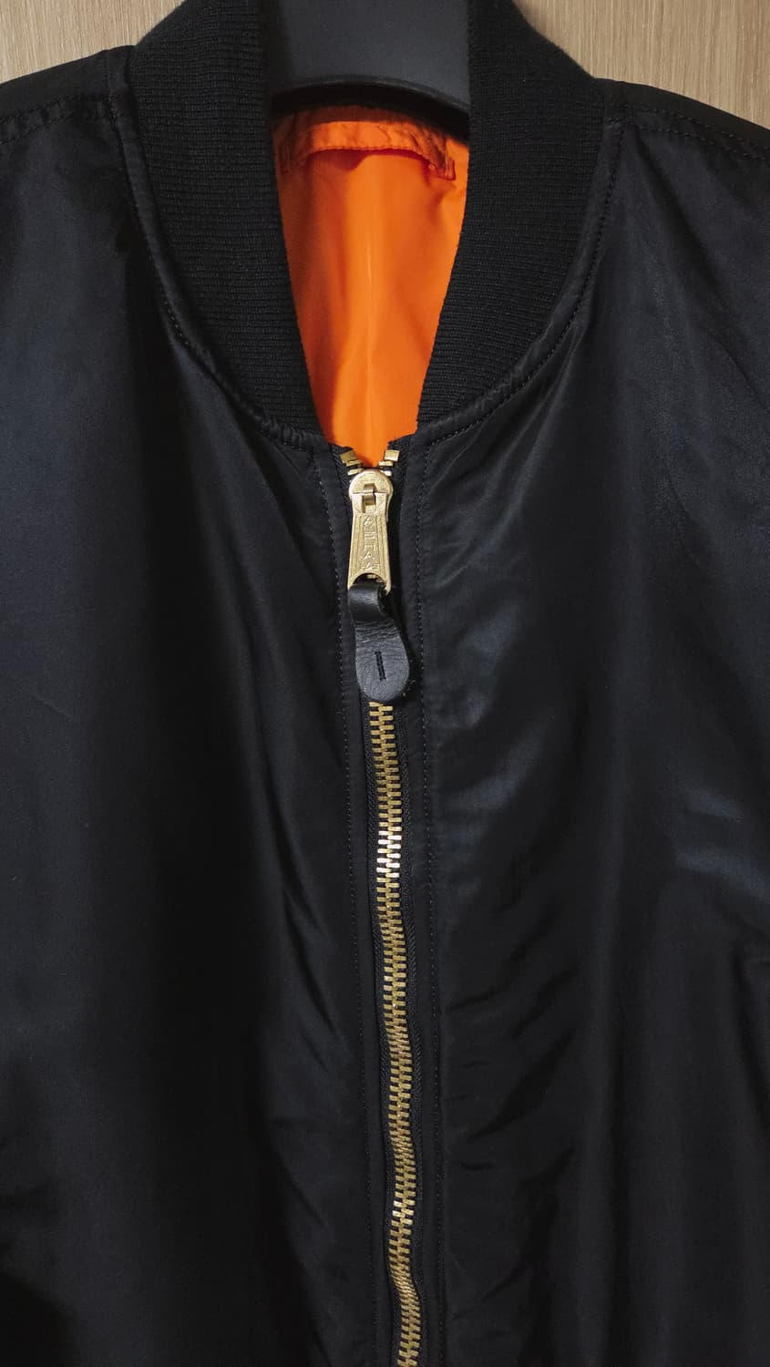 (착샷) 알파인더스트리 ma-1 레귤러핏 블랙  상품이미지4